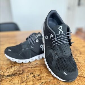 Women’s ON Cloud Shoes - Size 8
